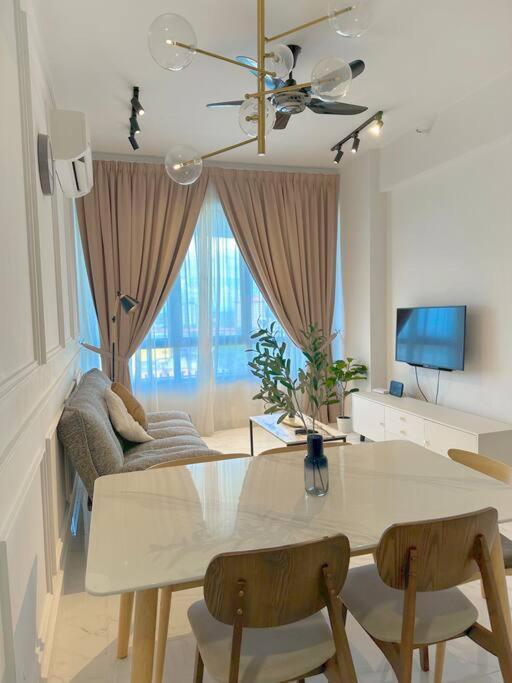 Netflix Two Bedroom Troika Kota Bharu Homestay 118 Exterior foto